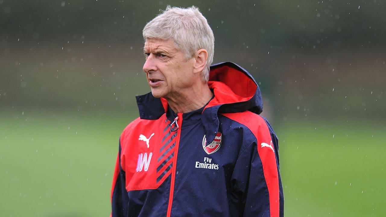 Wenger: Director went overboard about Arsenal spending power